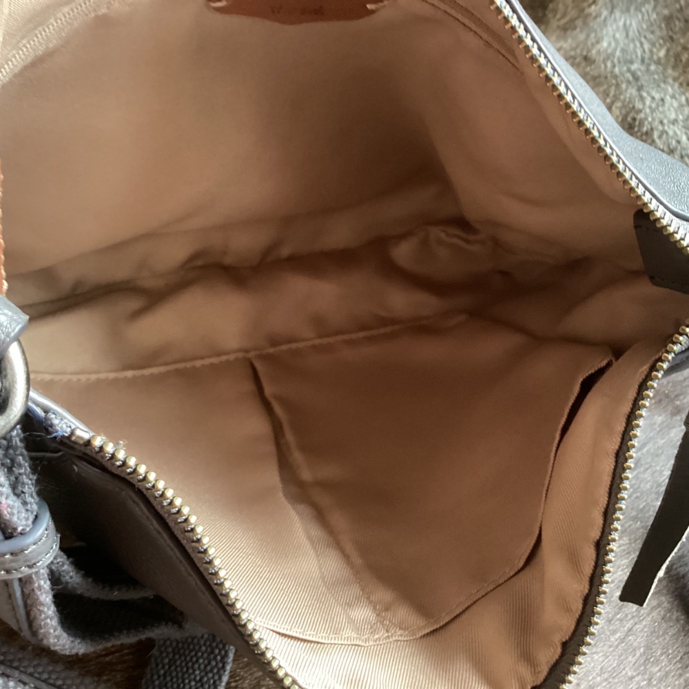 Beautiful Dark Gray The Sak Pebbled Leather Crossbody Handbag🦋 - Picture 7 of 9